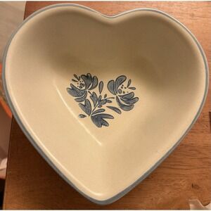 Pfaltzgraff Yorktowne 8" Heart Shaped‎ Bowl- Vintage USA